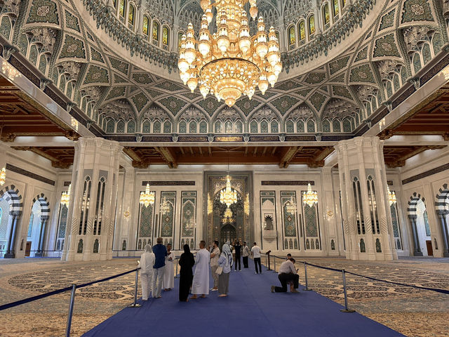 【Sultan Qaboos Grand Mosque／スルターン・カブース大モスク】
