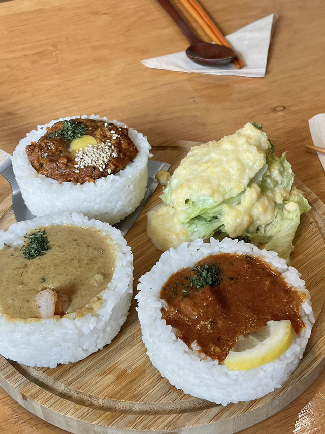 🍛 신촌에서의 느긋한 점심과 감성 가득한 오후