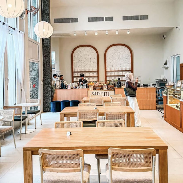  Sirene Café 