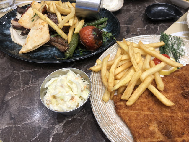 🍽️ 두바이 몰에서 만나는 레바논 정통 맛집, 알 할랍 (Al Hallab)