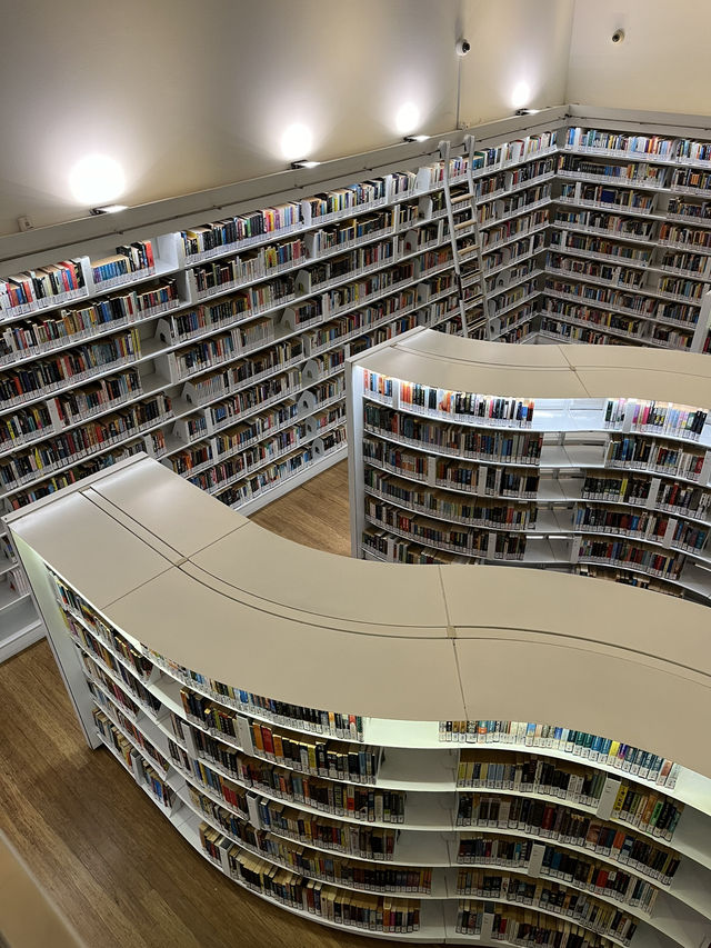 library Orchard Singapore 📚