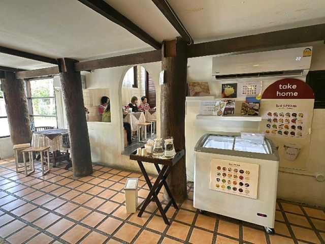 สุขสุด คาเฟ่โฮมมี่ แห่งเมืองป่าซาง ต.ลำพูน