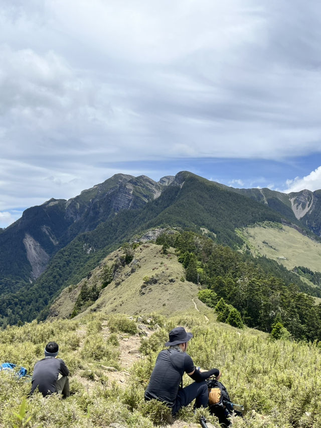 雪山東峰初體驗 ⛰️ 天氣超好的一天！☀️