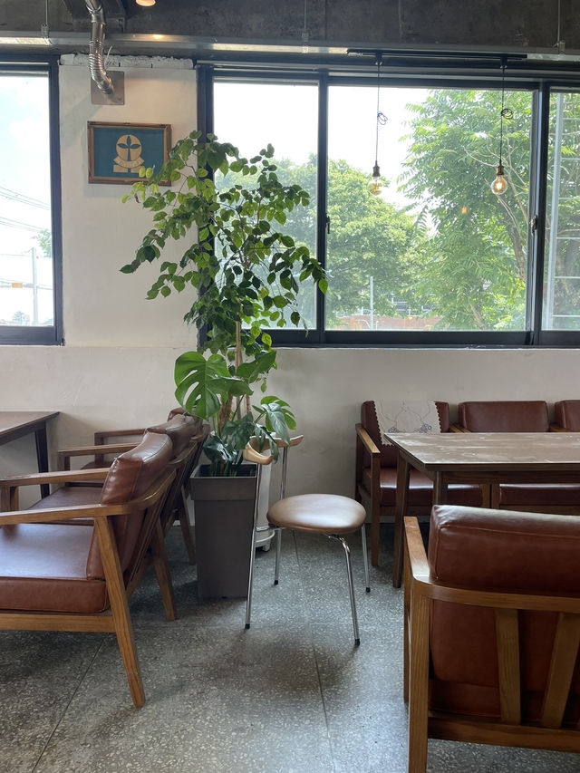 이 카페 완전 반하겠어요! ☕️
