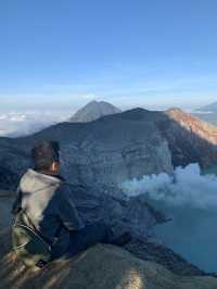 🌋 Mount Ijen, Indonesia – Chasing the Blue Fire in the Heart of East Java 🌋