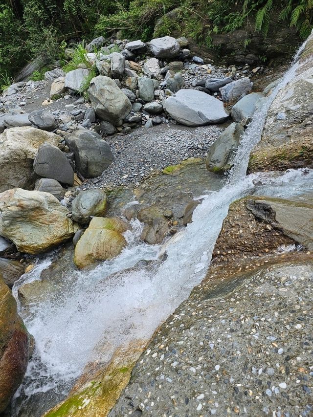 花蓮｜秘境玩水夏日選擇〔翡翠谷〕💧🏞️