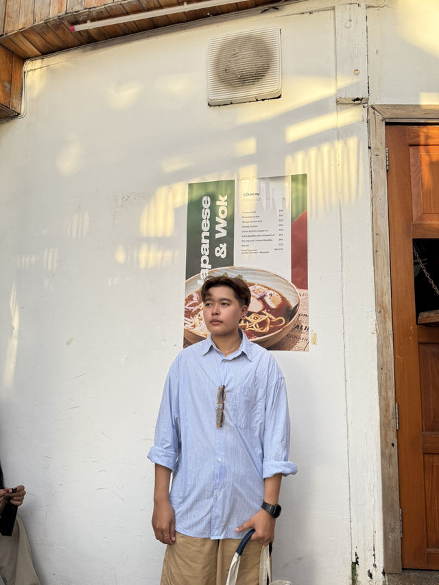The Commune คาเฟ่ ภูเก็ต