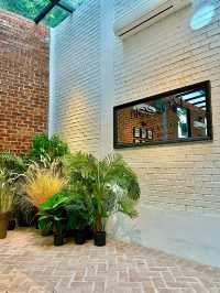 Dinner in a Daydream: Inside Blossom A Glassmansion