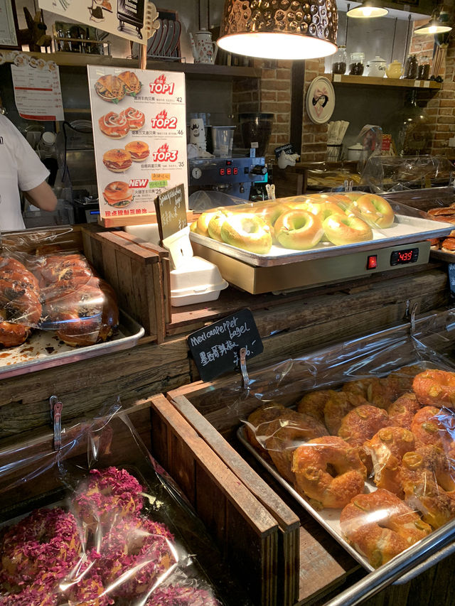 ร้านสุดฮิต New York Bagelous Museum 