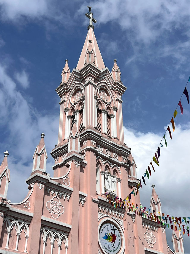 🎀【峴港粉紅教堂．浪漫地標】💒🇻🇳