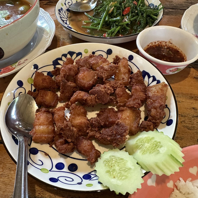 ครัวริมบึง