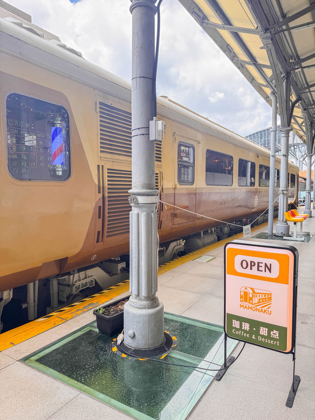 在時光靜止的車廂裡享受午後一杯咖啡、一份甜點