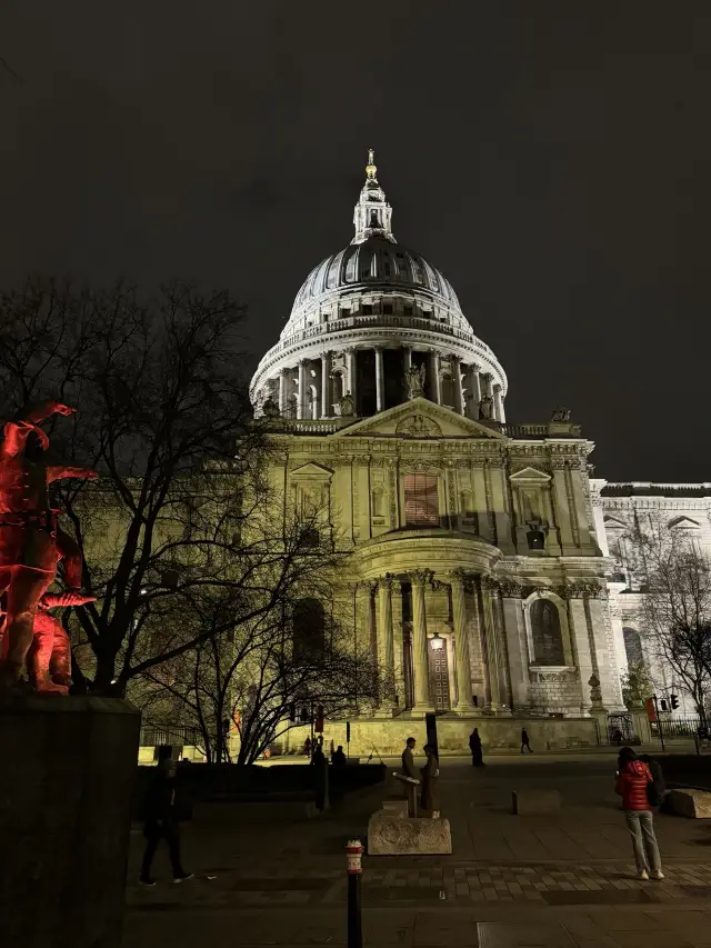 A Night Walk on Light: Millennium Bridge