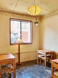 Songridan-gil Bakery Cafe Specializing in Bread