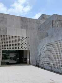 Okinawa Prefectural Museum & Art Museum – A Cultural Gateway to the Ryukyu Islands** 🏛️
