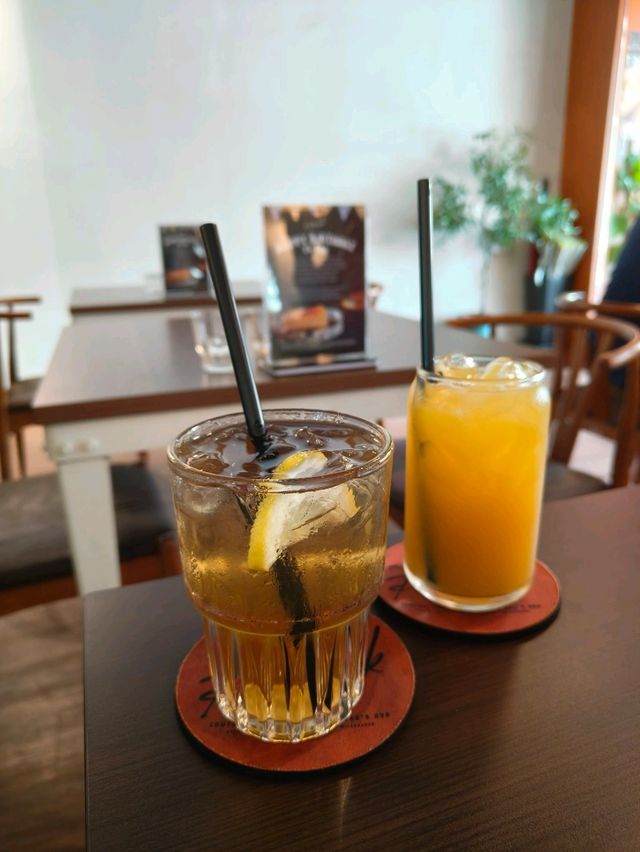 A Peaceful Café Stop with Delicious Comfort Food