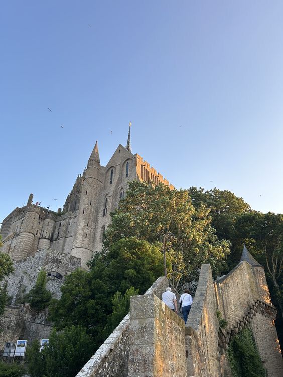 🏰🌊 Mont Saint Michel หมู่บ้านในฝัน ที่ลอยกลางน้ำ