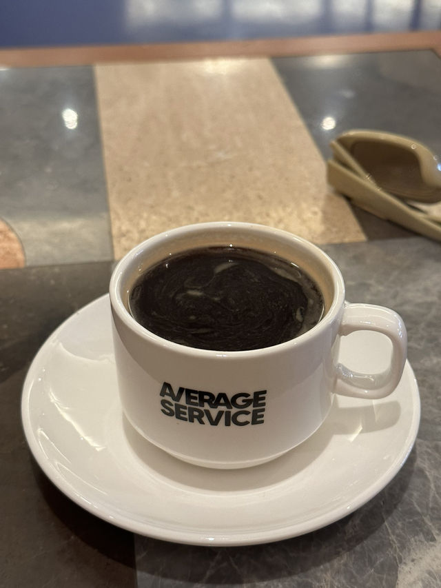 Discovering “Average Service”: A Trendy Café Experience in Singapore 🇸🇬 
