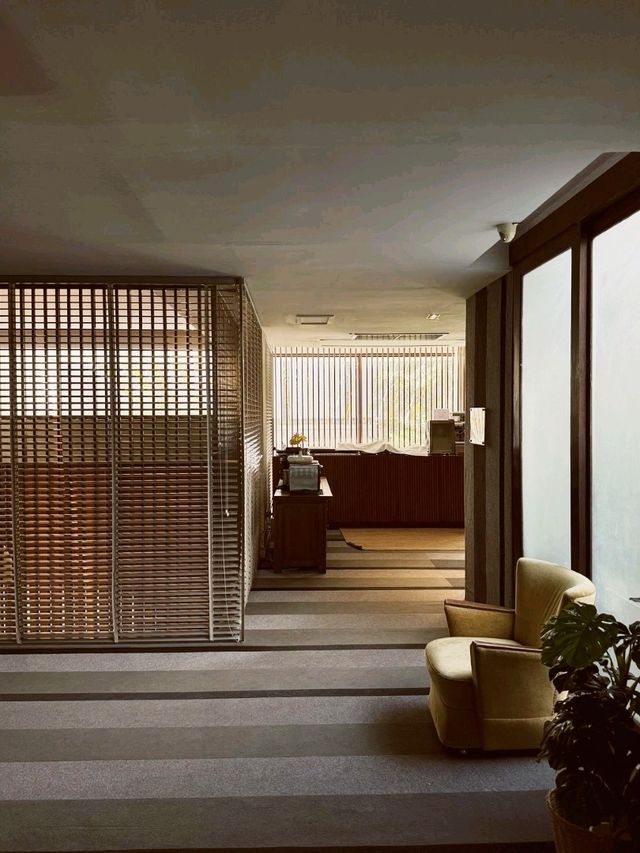 LUXX Langsuan Hotel