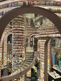 Went to China because of this bookstore 😍😍