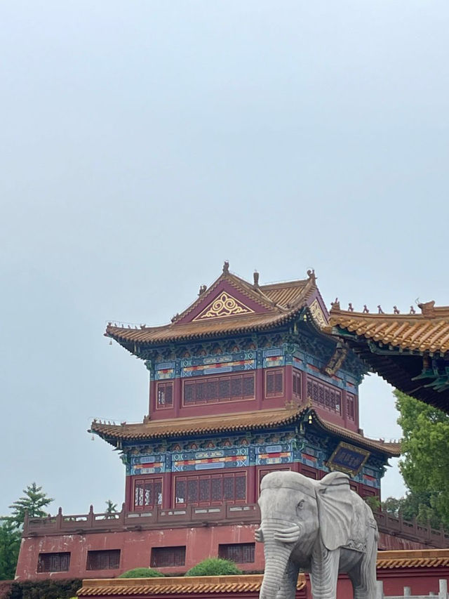 Serenity at Xiangshan Temple, Henan