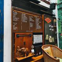 ร้านกาแฟในซอยเล็กๆ Giyanti Coffee Roastery