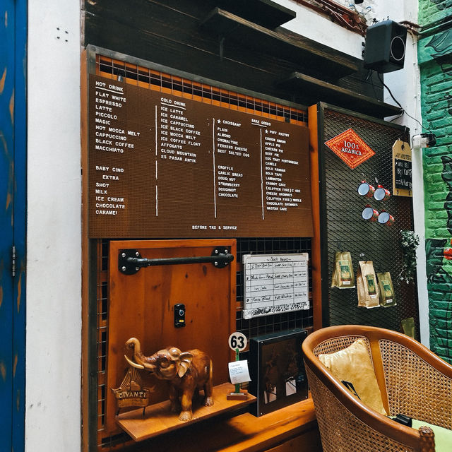 ร้านกาแฟในซอยเล็กๆ Giyanti Coffee Roastery