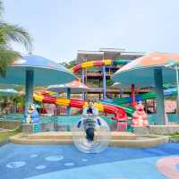ที่พักพร้อมสวนน้ำใหญ่ที่สุดในแก่งกระจาน  Together 