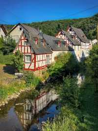 🏡🌿 Monreal: A Fairytale Village in the Eifel