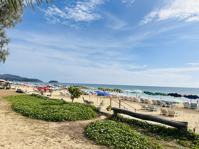พักผ่อนสุดฟินที่หาดกะรน ความงามของทะเลภูเก็ต