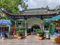 Kunming Green Lake Park: Pavilions and Towers Reflecting Charmingly in the Emerald Lake