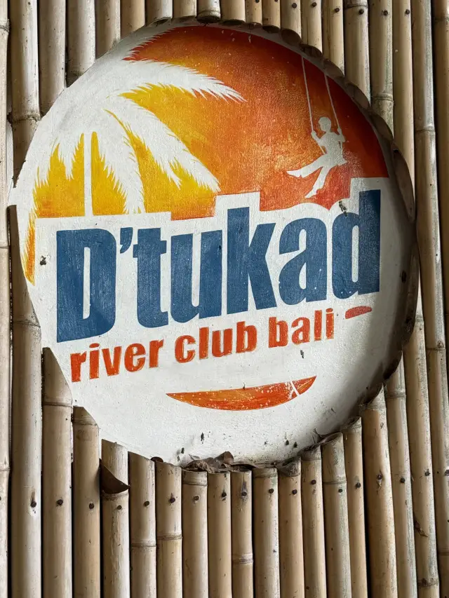 《峇里島烏布河谷俱樂部｜叢林鞦韆、竹編鳥巢與瀑布泳池——隱身山林的夢幻秘境》