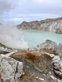 Sunrise in volcano crater 🌋🌄