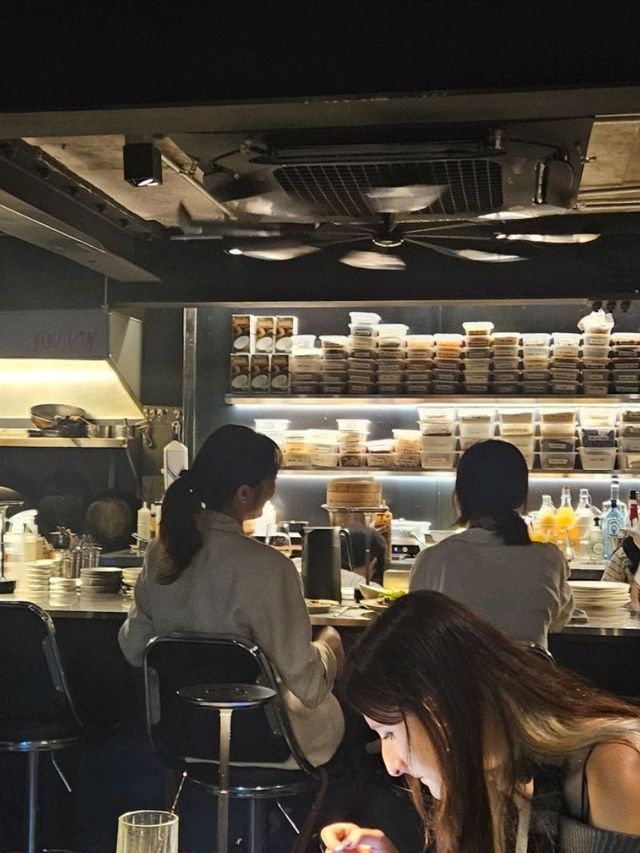 “Youhan Thai: Bold Flavors and Chic Vibes in Seoul” “Youhan Thai: Bold Flavors and Chic Vibes in Seoul”