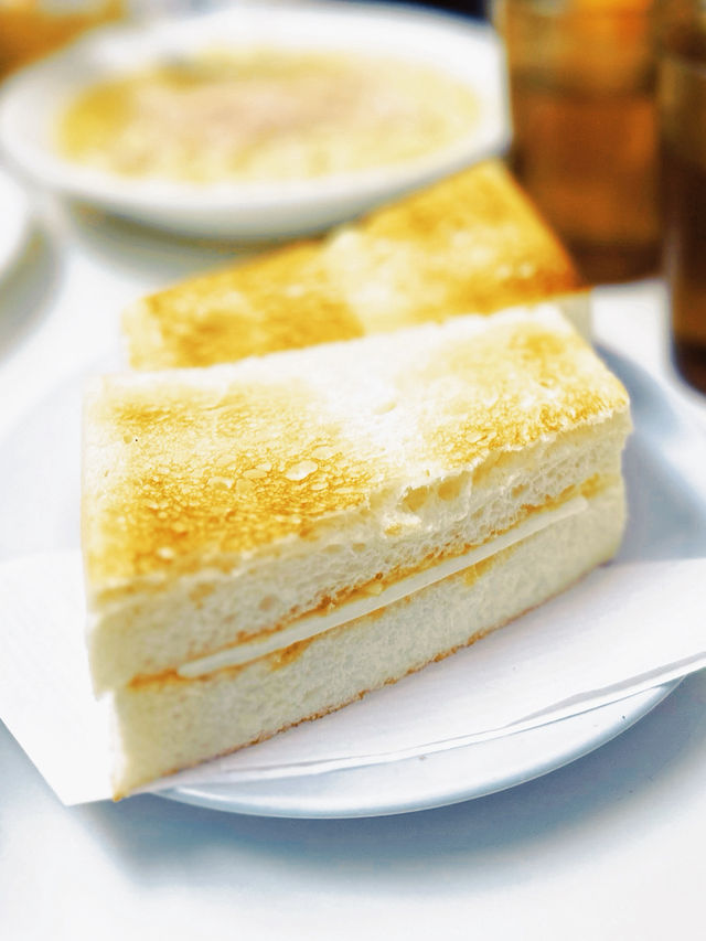 Scrambled Egg Heaven at Hong Kong’s Most Iconic Diner