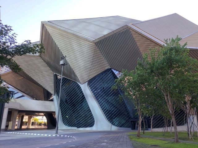 台北最不像地球的建築？南港「北流表演廳」