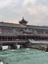 “Dujiangyan มรดกโลกโบราณ สวยอลังกลางธรรมชาติ”