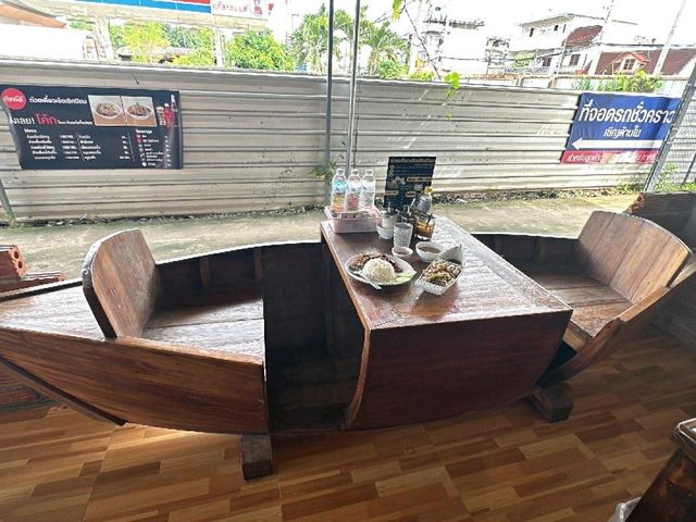 ร้านก๋วยเตี๋ยวเรือรสนิยม สาขา2เชียงใหม่