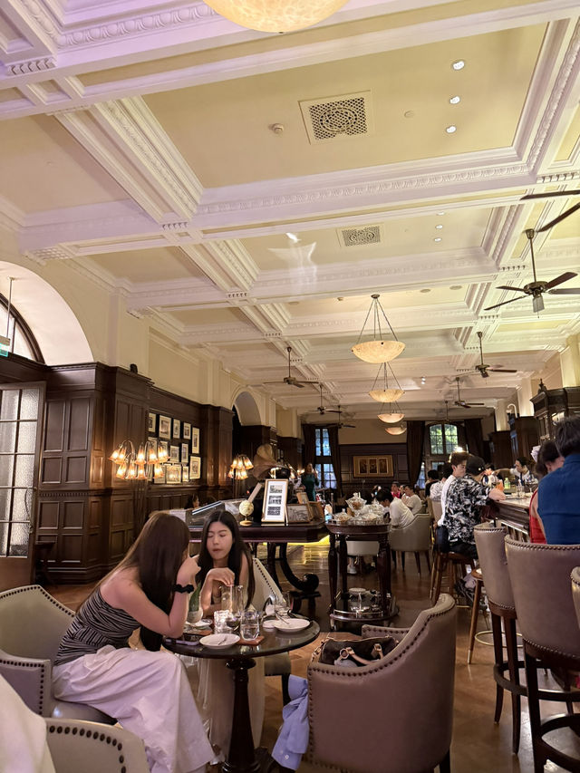 Long Bar บาร์หรู ที่น่ามาลอง Long Bar บาร์หรู ที่น่ามาลอง