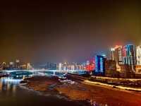 走進現實版的「千與千尋」──「洪崖洞」夜景探訪