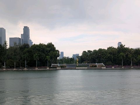 An Oasis of Calm in Bangkok's Heart An Oasis of Calm in Bangkok's Heart