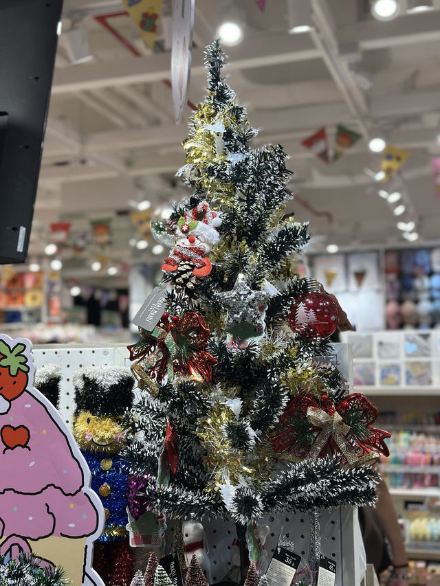 🎄🎀 “Moshi Moshi at Platinum Mall — Big, Colorful & Super Affordable!” 🛍️✨