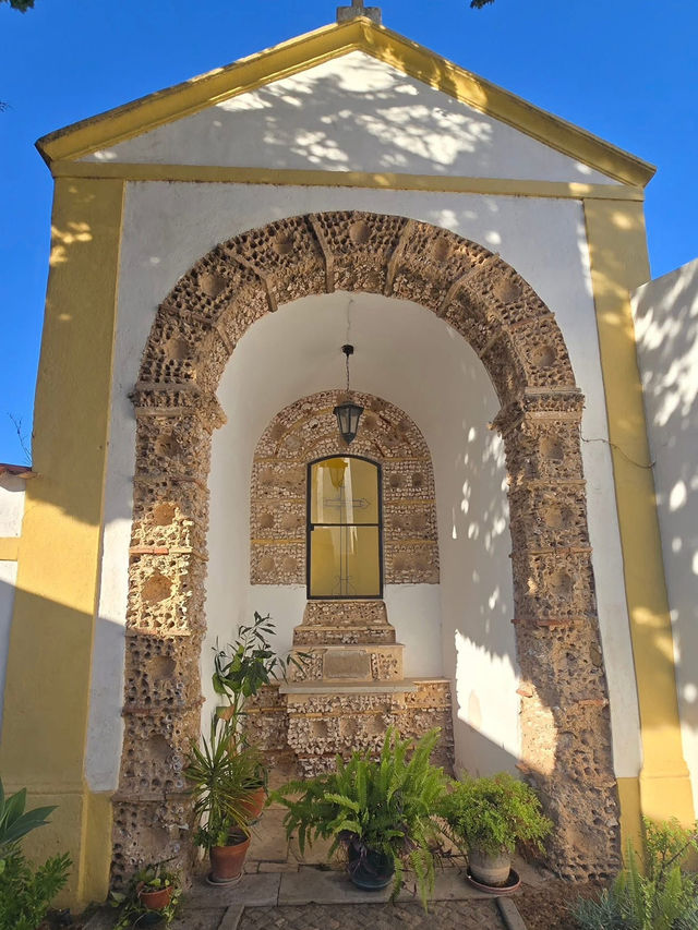 카르모 교회의 낯선 진실