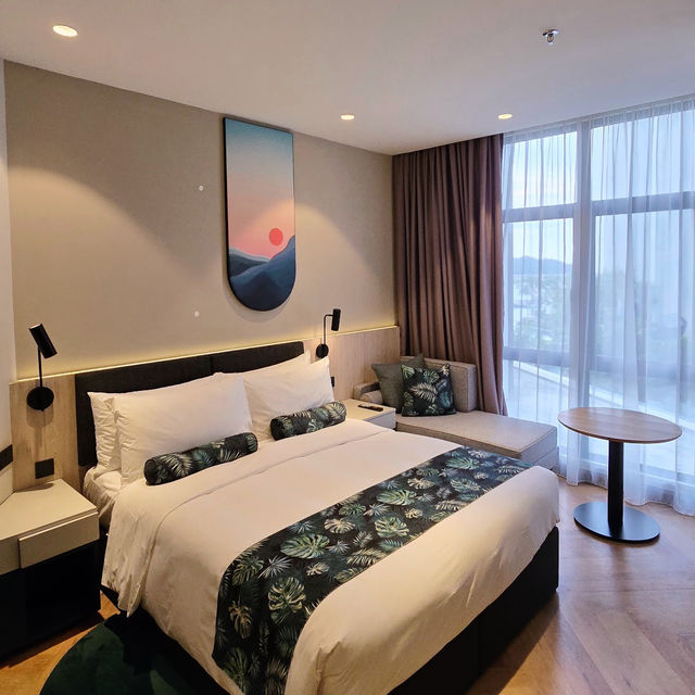 Waterfront Vibes & Sunset Goals at Citadines Kota Kinabalu 🌅🛎️