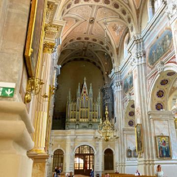 มหาวิหารเคานาส