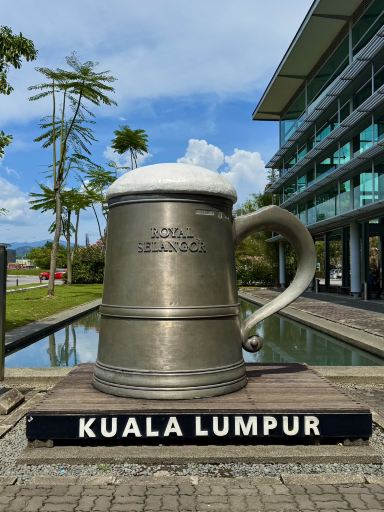 マレーシアのピューター工芸をロイヤルセランゴールビジターセンターで