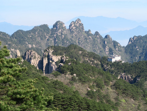 黄山｜ただの山登りじゃない。生きた水墨画の世界へ足を踏み入れること
