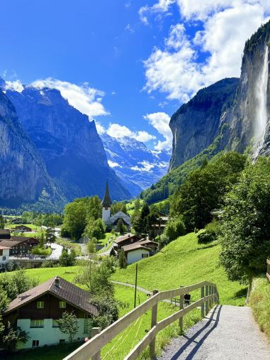 スイス：どこを切り取っても絵葉書のような風景 。 | Trip.com フィ