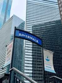 🌊✨ Chicago Riverwalk: A Waterfront Wonderland ✨🌊
