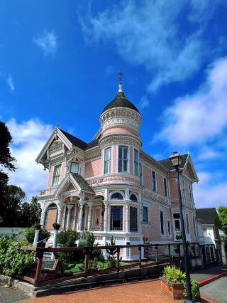 캘리포니아의 매력적인 소도시, 유레카(Eureka)를 소개합니다.